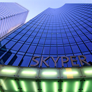 Skyperbuilding anonym
