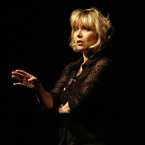 Die Leipziger Kabarettistin Simone Solga bei ihrem Auftritt in Roth