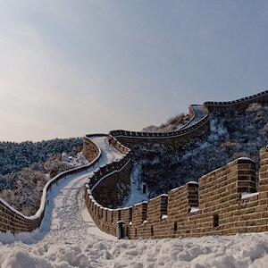die große Mauer im Schnee.
