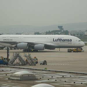Flughafen Stuttgart (STR), 02.06.2010. Der erste Airbus A380 der Lufthansa ist auf seiner Promotion-Tour auf dem schwäbischen Mini-Flughafen gelandet.