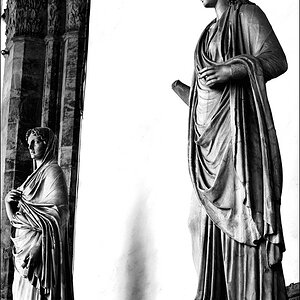11 Loggia dei Lanzi