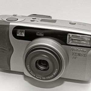 Nikon Zoom 600 AF