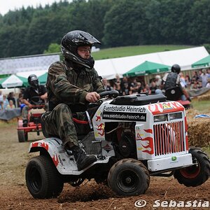 Rasenmäherrennen Neuhemsbach 2010