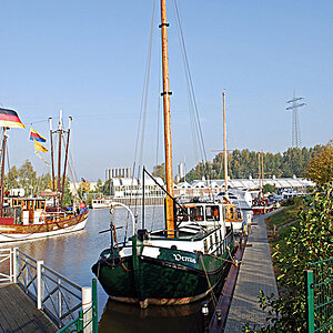 Papenburg, Alter Hafen (D40X, 18mm) DSC 1520 auto USM kl