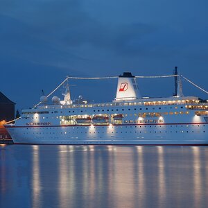 MS DEUTSCHLAND 2