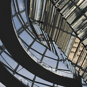 Reichstag Berlin in der Foster Glaskuppel