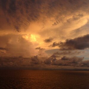 Bild001 - Gewitter über den Seychellen
