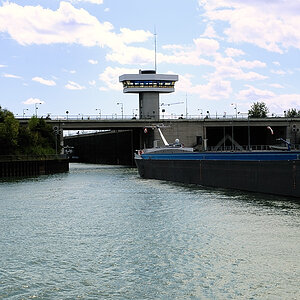 Schleuse  .Iffezheim