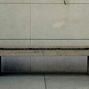 Bank vor dem Kunstmuseum Bonn