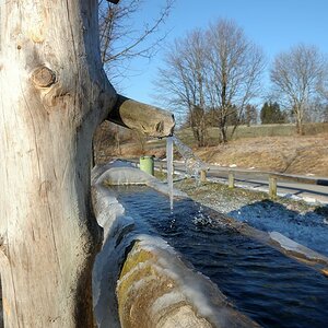 Brunnen vor dem Dorf II