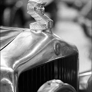 15 Kühlerfiguredited
Minerva AL, 8 Cyl, 6,6 l, 1930
105/2,5 Ais