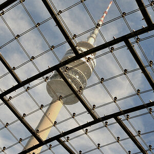 DSC 6641 Turm hinter Glasdach