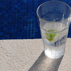 Cooler Drink am Pool