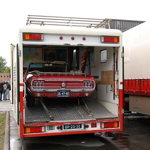 Schönes Gefährt in der Garage...