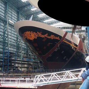 Disney Dream in der Meyerwerft Juni 2010
(aus der Hüfte mit dem Handy)