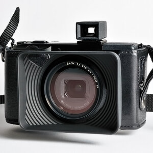 Ricoh GR digital 3 mit GV-2 Sucher