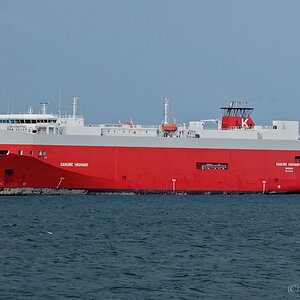 Frachter vor Helgoland
