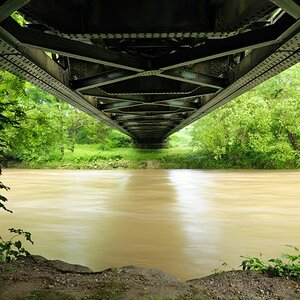 Eisenbahnbrücke über die Argen bei Hochwasser