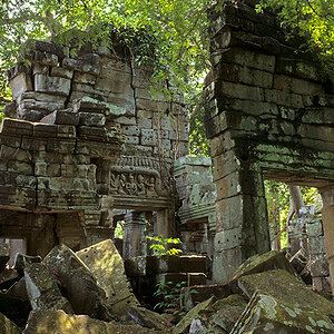 Banteay Chhmar - Eingangsbereich

[ Nikon F6 | AF-S Nikkor 17-35mm/2.8 | Fuji Velvia 50 ]