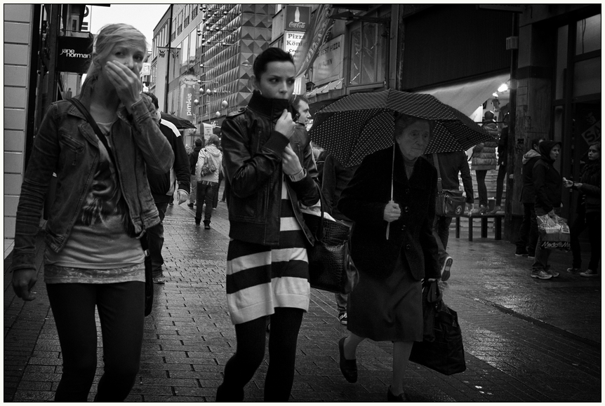 Ältere Menschen....haben oft mehr Herbstwettererfahrung !