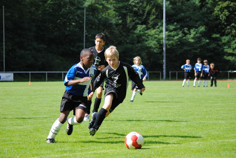 01.Kinder beim Fußball 04.09.10 m. Sigma 50 200 F4 5.6 DC OS HSM