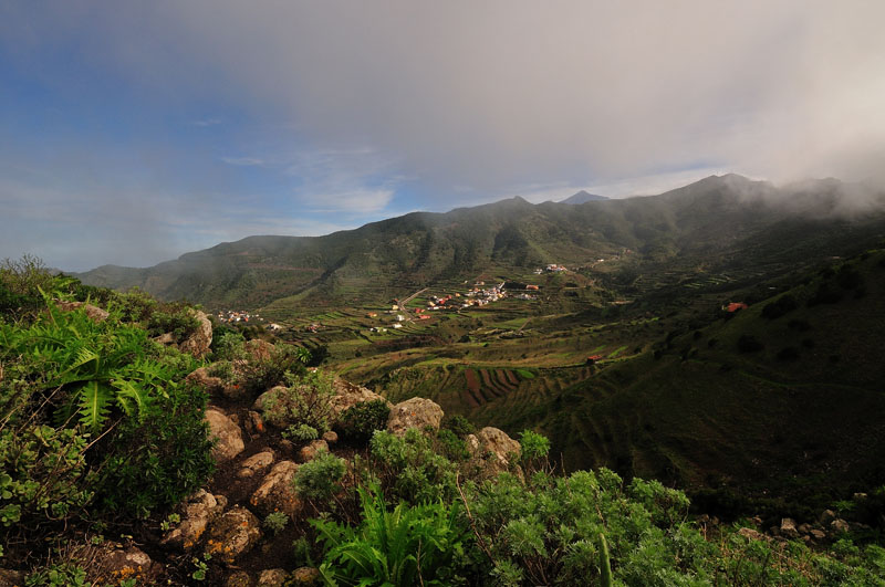 0100