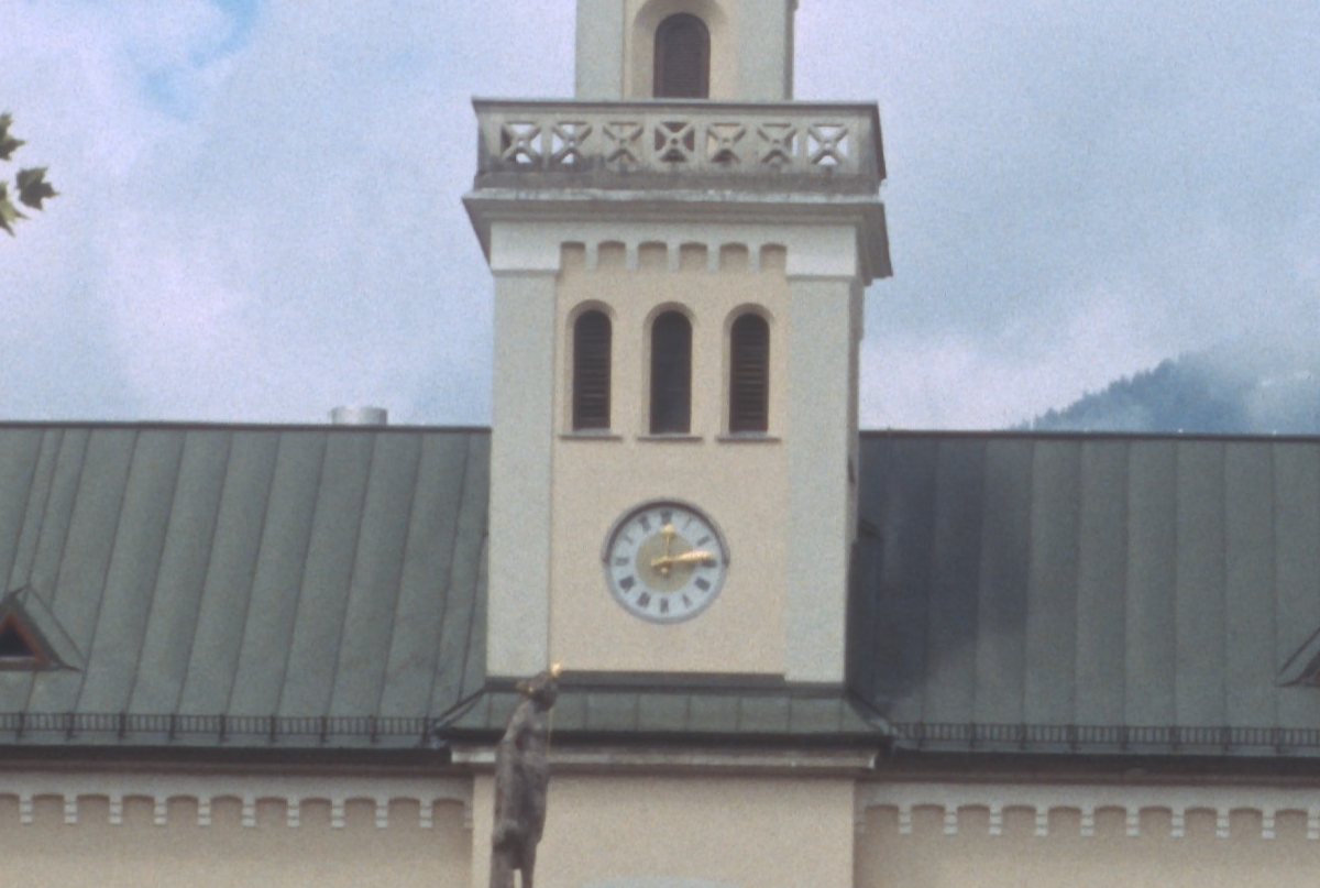 02tif100.jpg