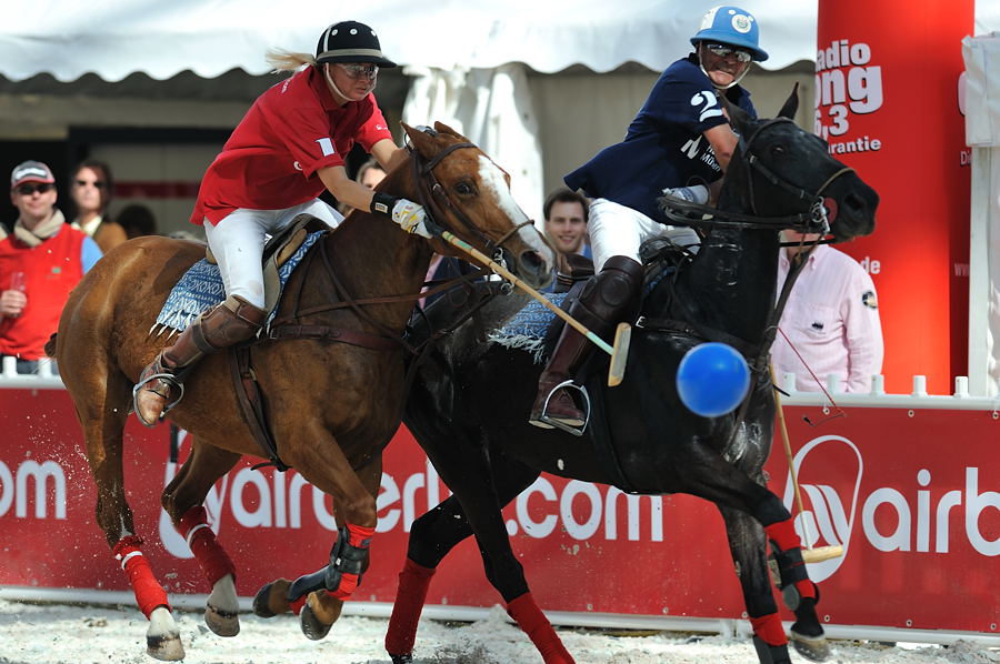04 20100424 160351 airport polo