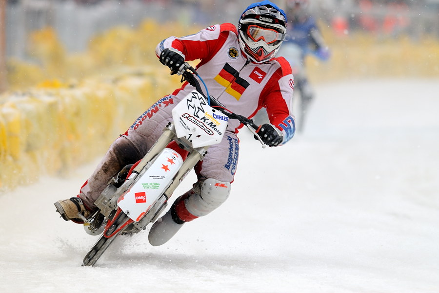 09 20100106 141502 eisspeedway 01