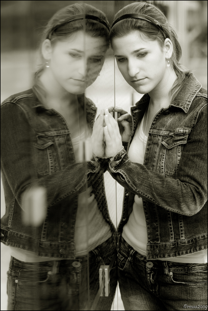 090613160726 5251 bw2Ton g667x1000x385kb