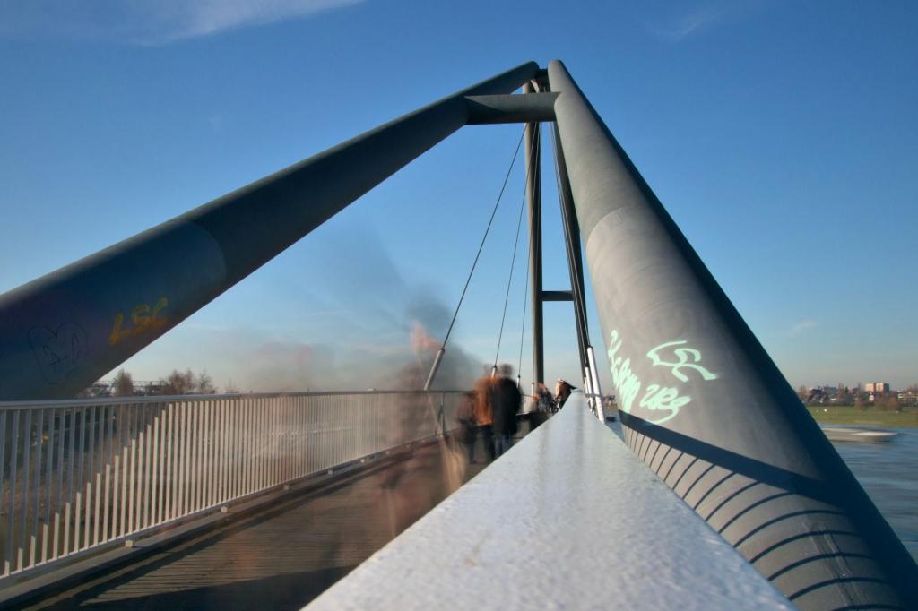 098 20080210145603a