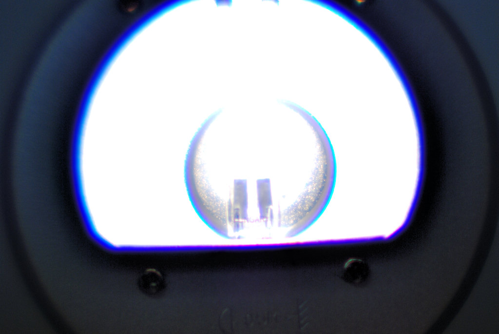 100f3,8 bikonkav