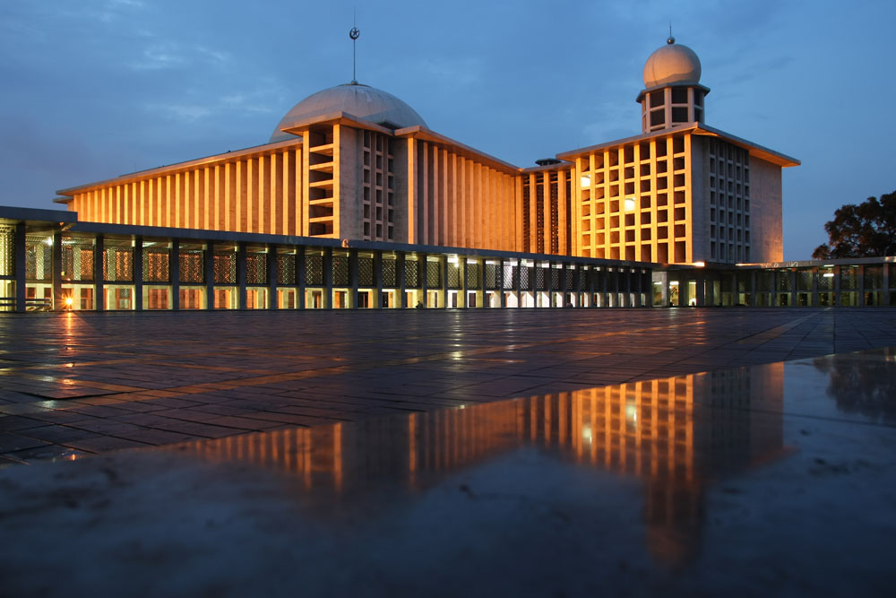 11 06 04Istiqlal0511