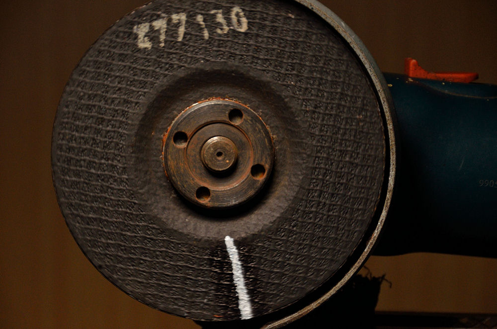 12
Kurzzeitblitz 0,14µF / 3kV
1/250s f/8
ISO 1000