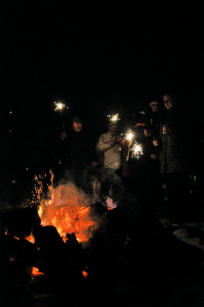1262979083
Sylvia's Feuer-Foto, aufgehellt...