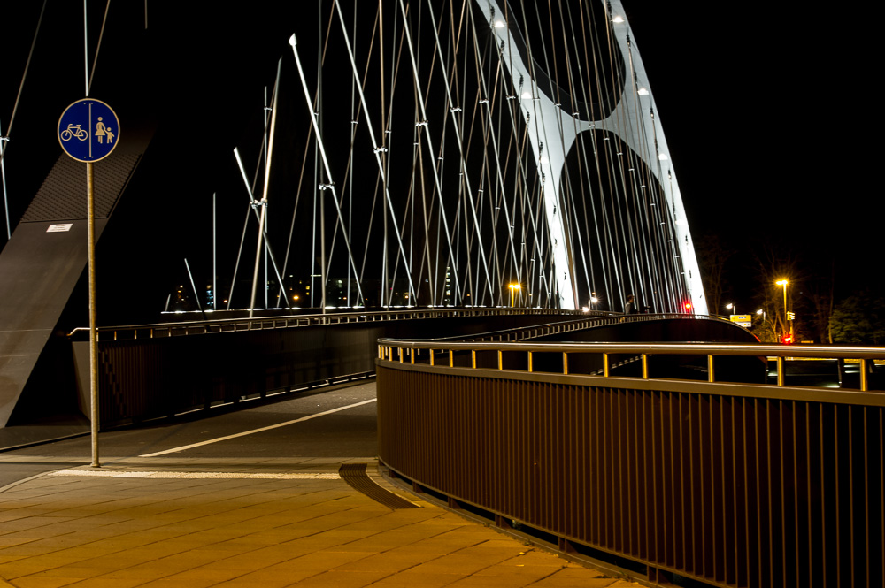 150416 22h03m59s
Osthafenbrücke, Frankfurt
