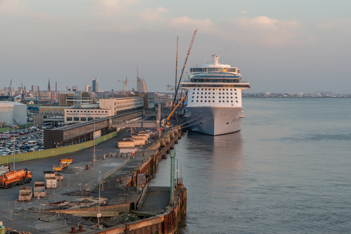 190407 Spectrum of the Seas-2.jpg