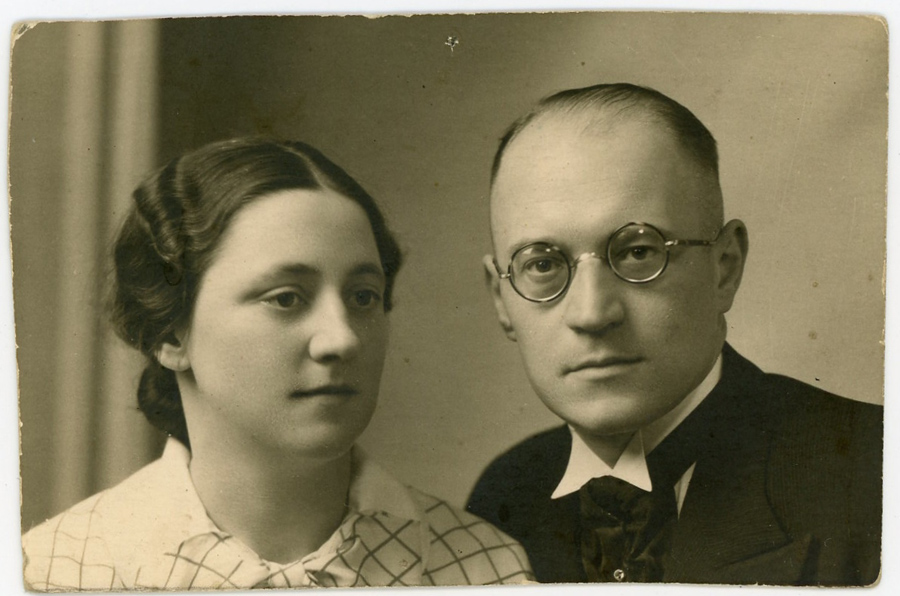 1938