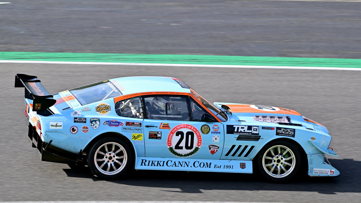 20 Datsun 240Z (S30) im Gulf-Design