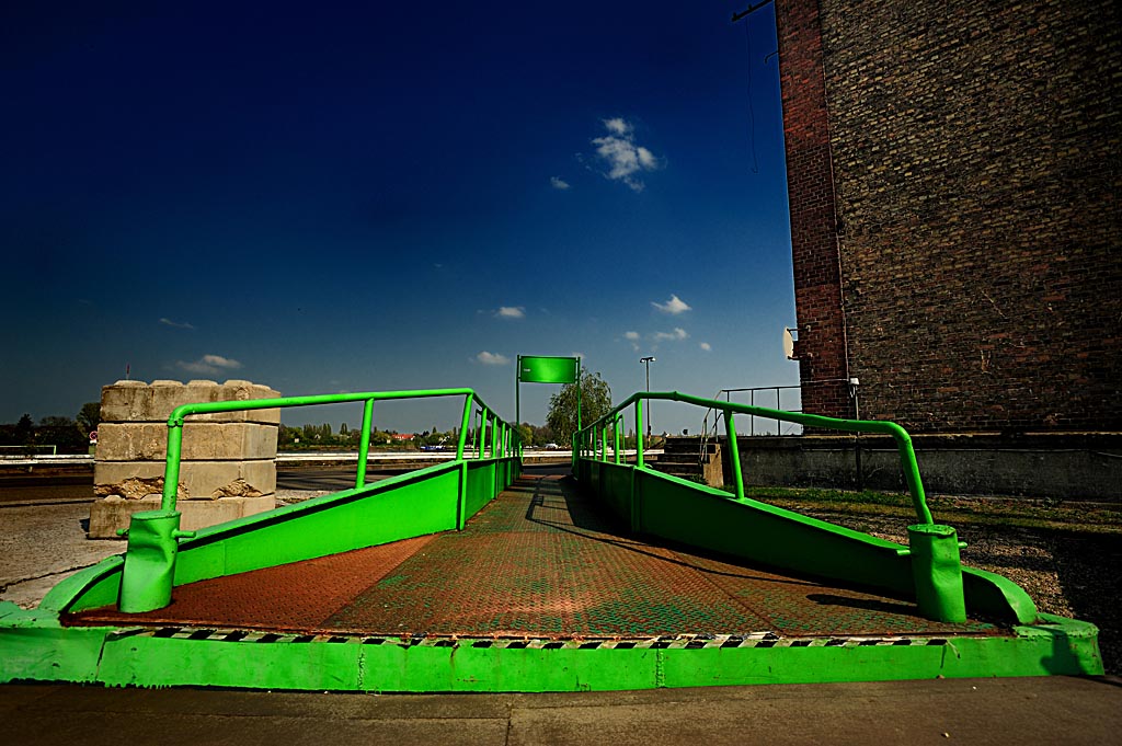 2009 04 10 Zollhafen mit Helmut D7C 7063