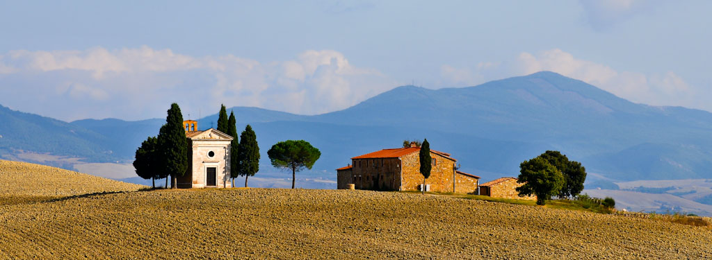 2009 10 05 Kapelle bei Pienza 001 PS pano