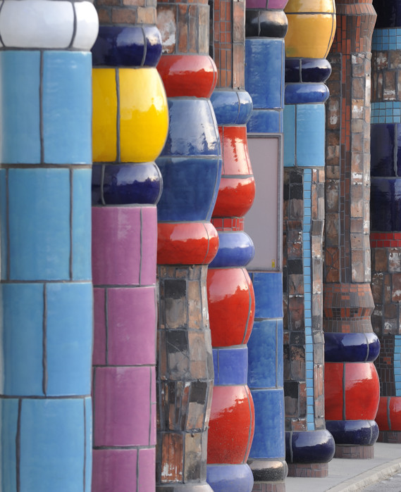 20090808 055125 Wien 5
Müllverbrennungsanlage Spittelau
künstlerisch gestaltete Fassade von Friedensreich Hundertwasser