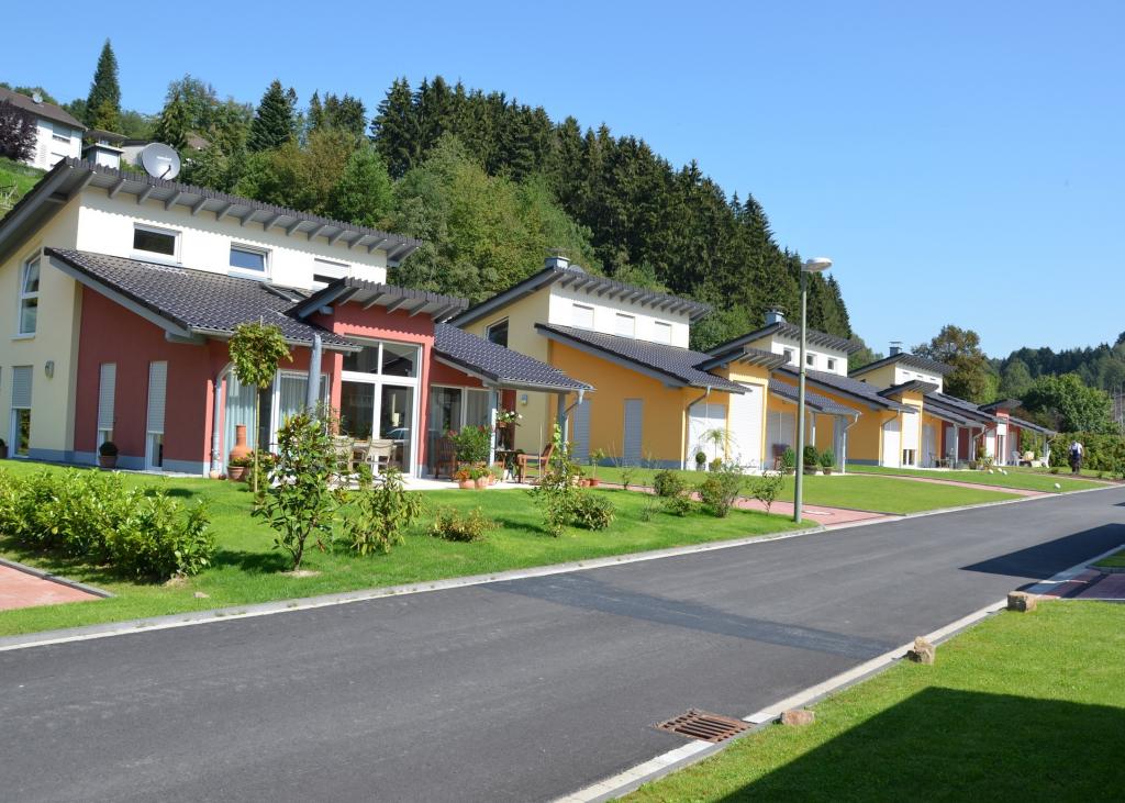 2011.09.05   EFH 1 4 Straßenzug   1