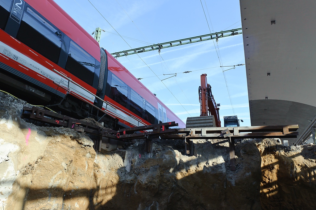 20110924 0438 [NIKON D3] 24 mm,1 400 Sek. bei ƒ   8,0