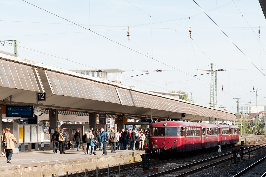 20110924 0445 [NIKON D3] 70 mm,1 200 Sek. bei ƒ   8,0