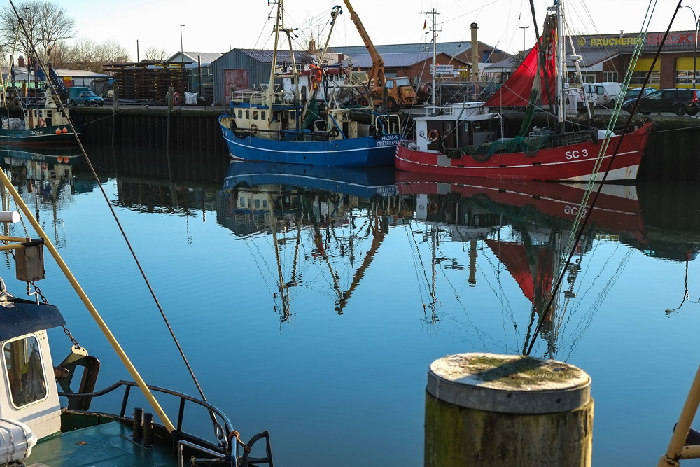 2012 11 30 092127 - Hafen Büsum - 
1/140s - f 5.6 - ISO 200 - FUJIFILM XF18-55mm F2.8-4 R LM OIS @32.9 (äqu. 49) mm