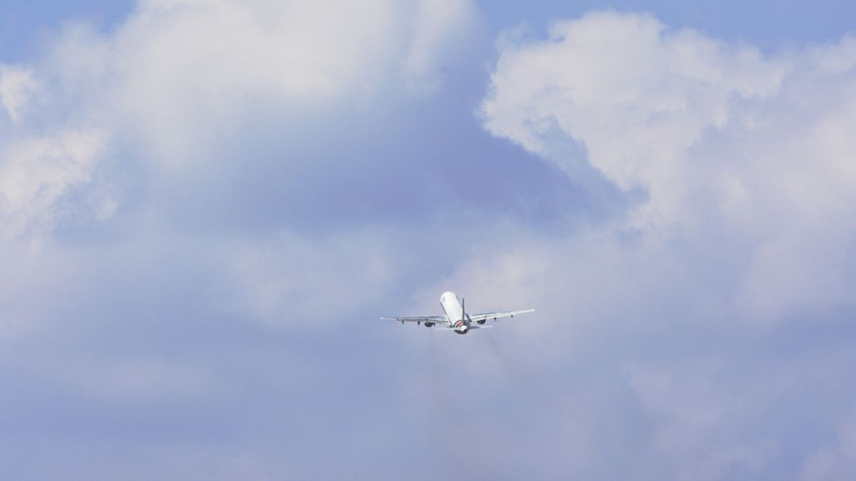 20180715 Boeing737 72D1690 1200