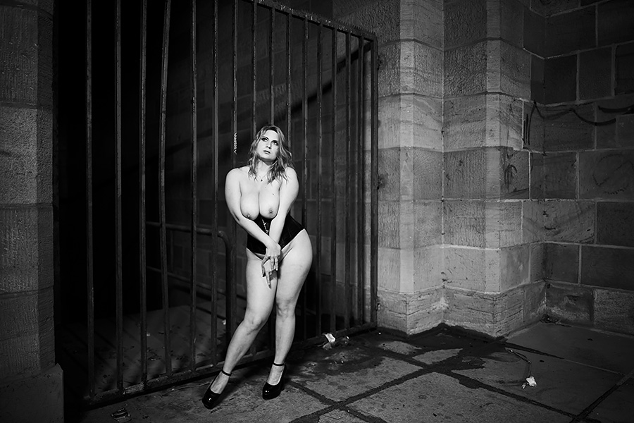 20190413_LadyAtropin_0065bw_900.jpg