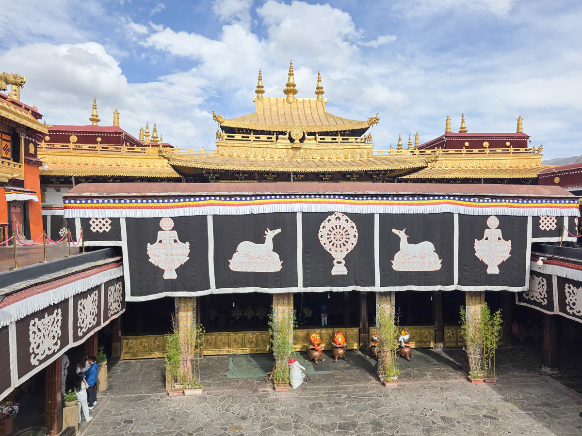 2026-04-05 58 Lhasa Jokhang Temple.jpg
