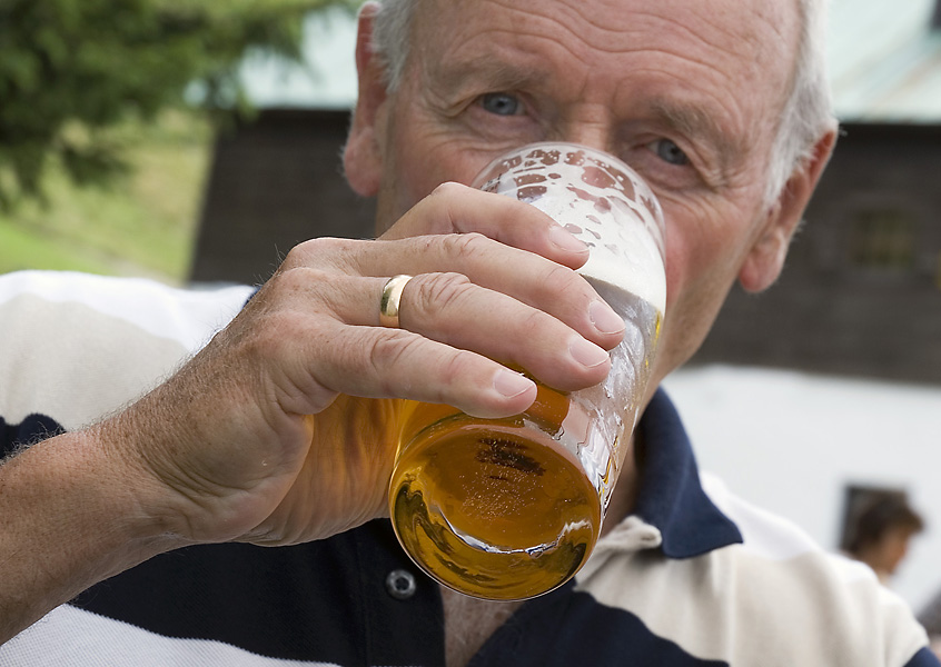2070728 0563 Bier Jochbg